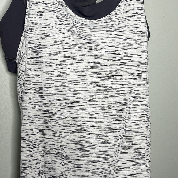 Lululemon On Track Tank in Tiger Space Dye Black White / Dark Carbon Sz 8! - Picture 8 of 13